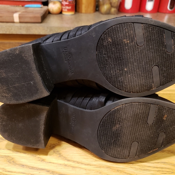 8.5 fergalicious 2 inch strappy point toe booties - Picture 5 of 11